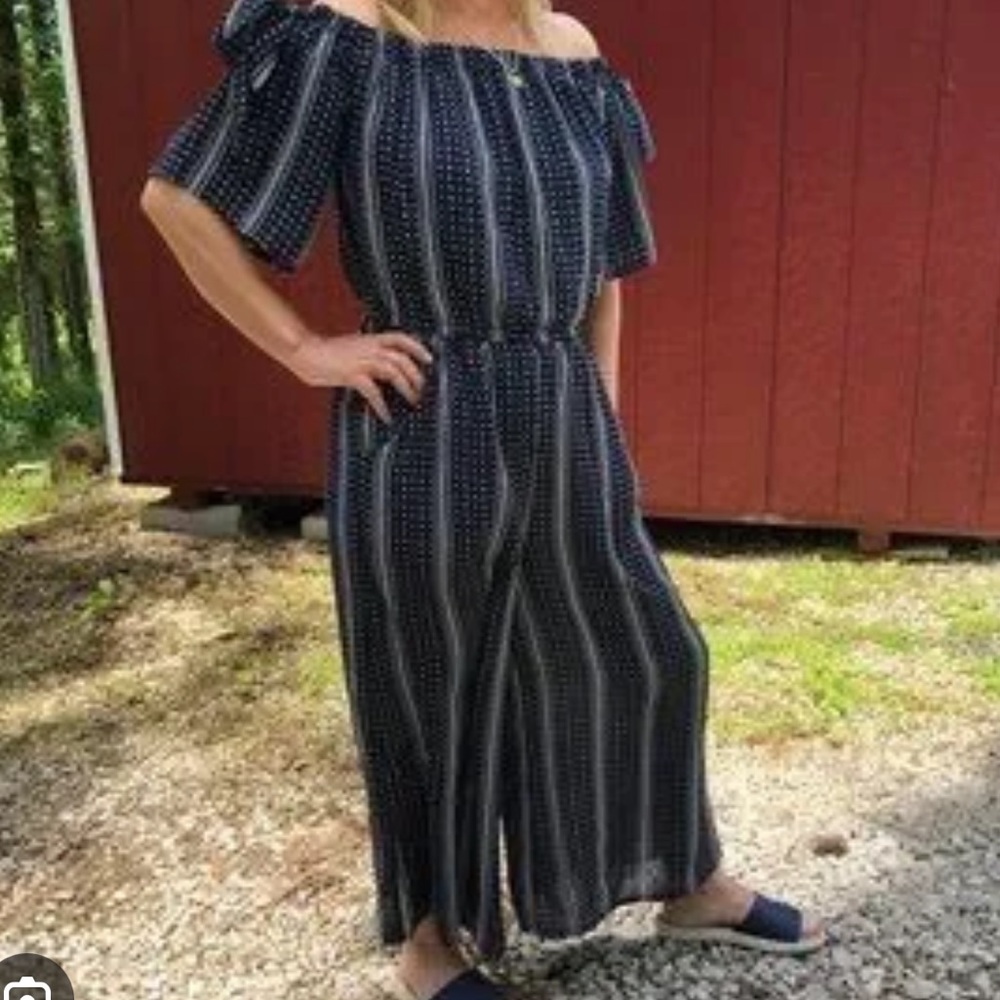 AUW black and white jumpsuit with shoulder ties Size 6